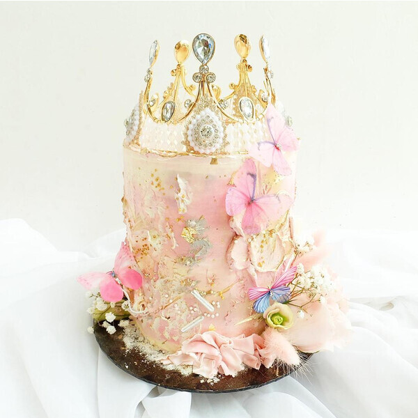Amelia Cake | Garden Crown Theme